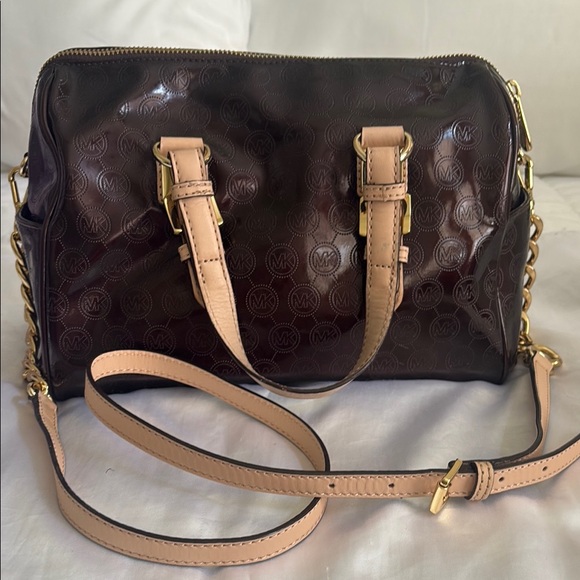 Authentic Michael Kors Dark Brown Crossbody‎ Bag with Gold Accents 9”/13” - Picture 2 of 8